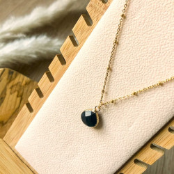 Collier cora sur son support