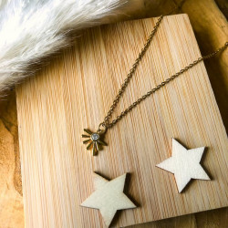 Collier clarisse sur le bois