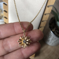 Collier Marguerite vue de près