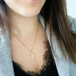 Collier doré fleur