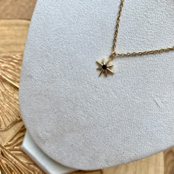 Collier pendentif étoile