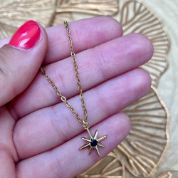 Collier doré étoile
