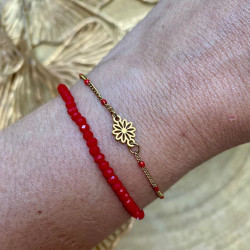 bracelet doré et rouge