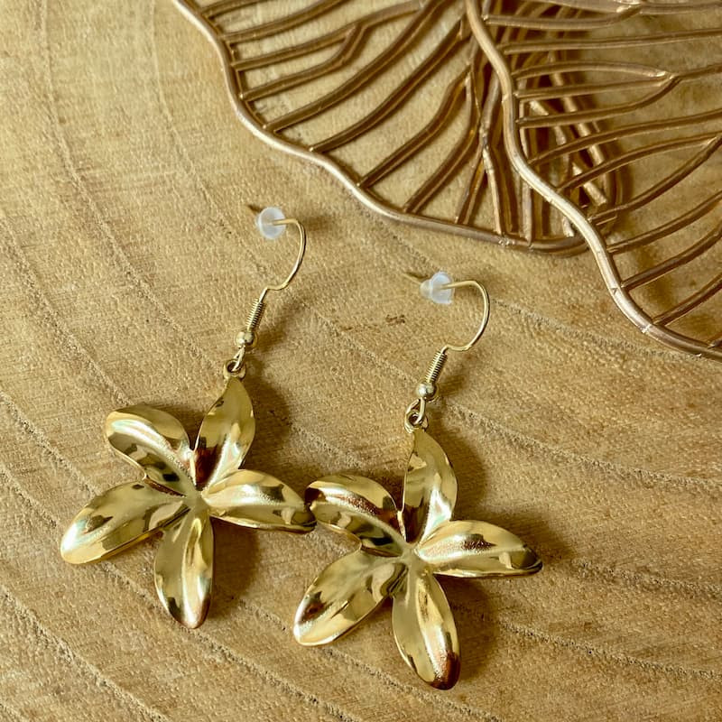 boucles d'oreilles dorées fleurs boucles d'oreilles dorées fleurs