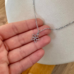 Collier argenté pendentif fleur