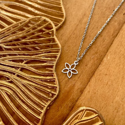 Collier pendentif fleur