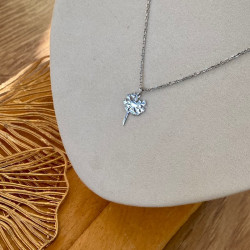 collier argenté fleur