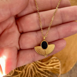 collier doré pendentif éventail