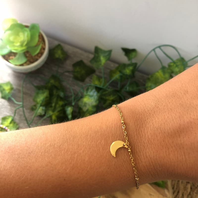 Bracelet luna porté Bracelet luna porté