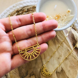Collier doré rayon de soleil