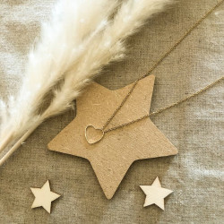 Collier coeur sur son support